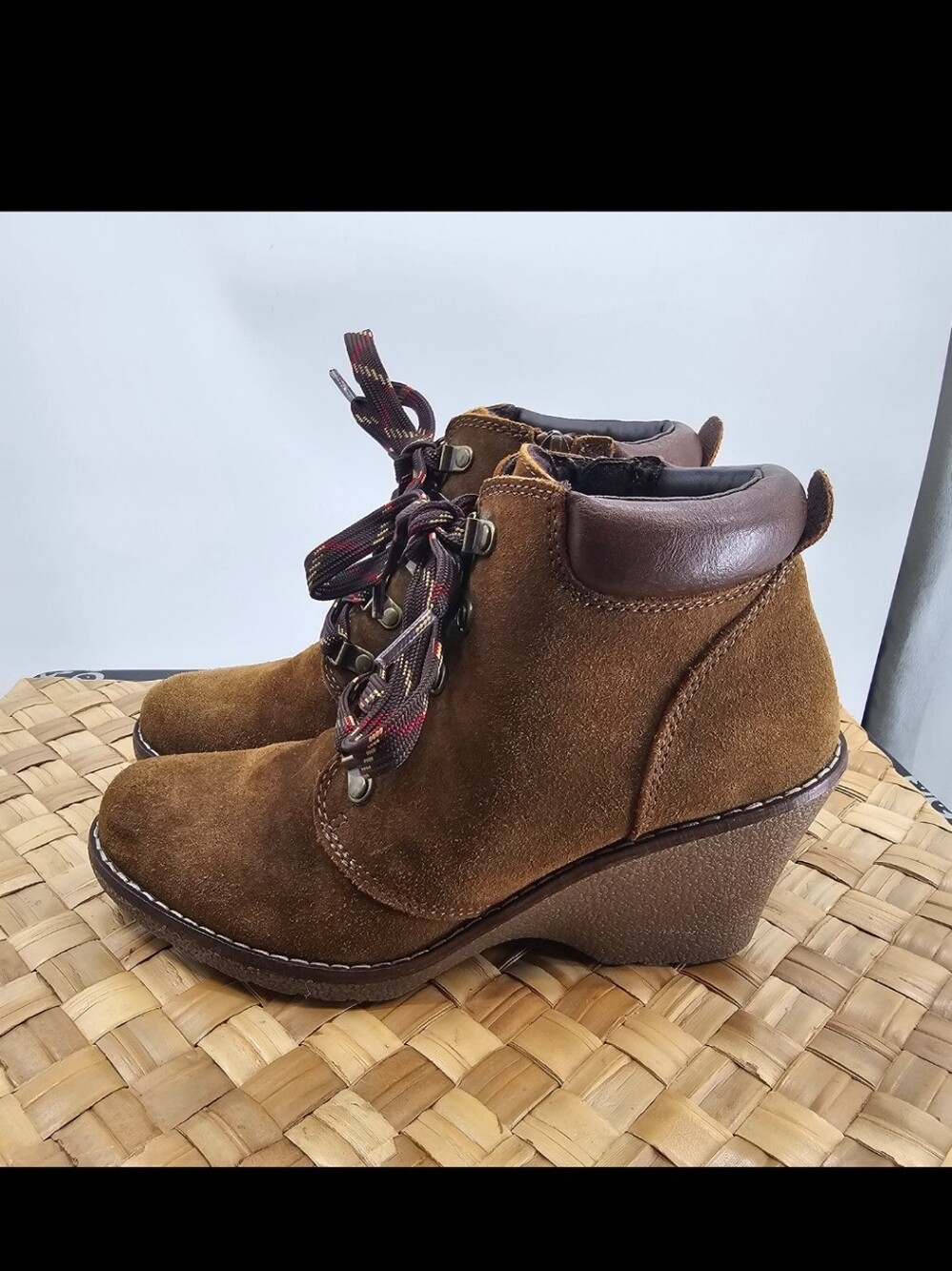 White Mountain Brown Suede Wedge Boots Size 8